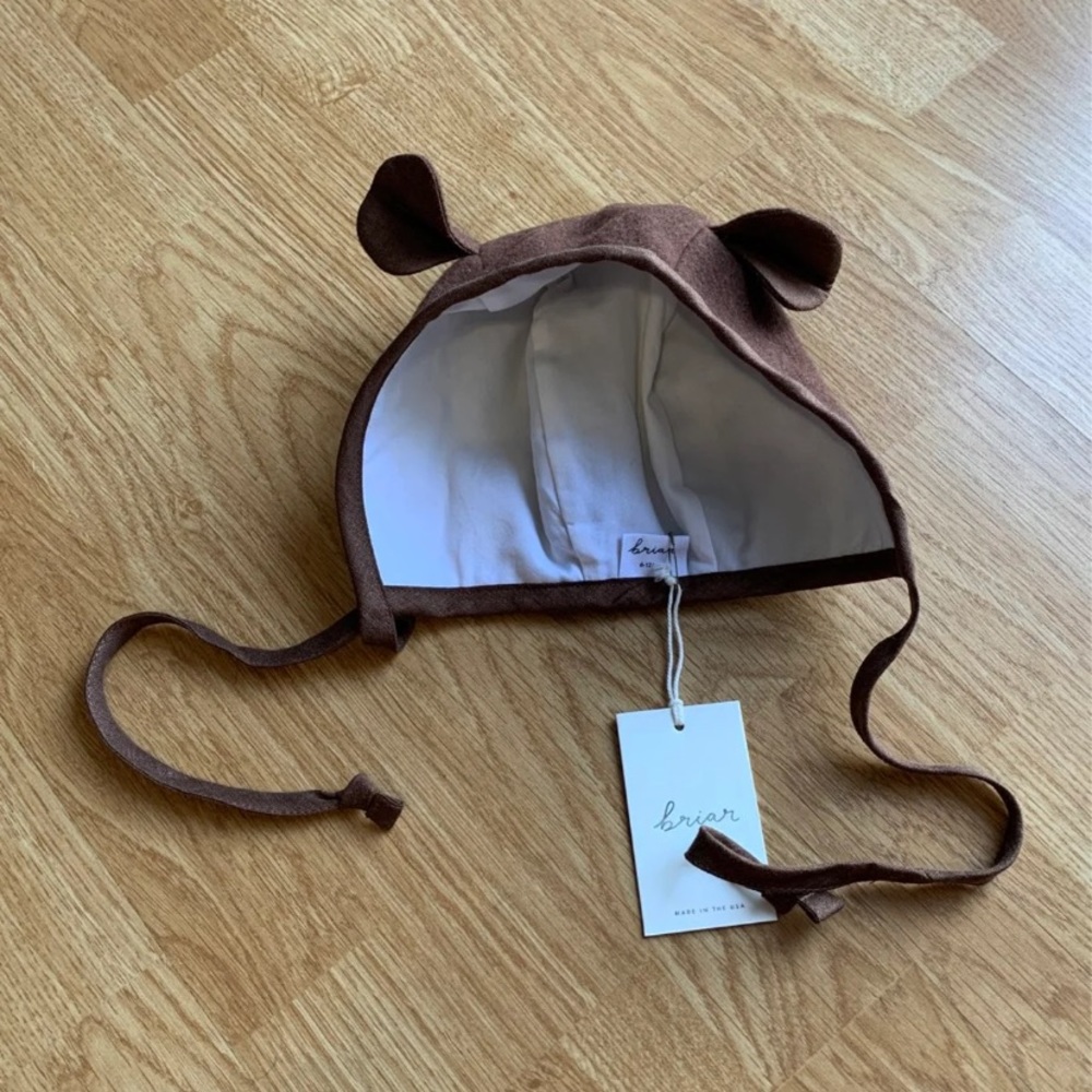 Briar baby bonnet
